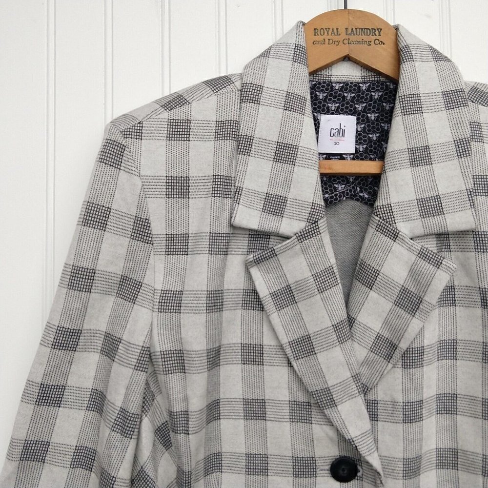 Cabi Valentina Blazer Size 10 NWT 5292 Plaid Button Checked Jacket Gray Knit - Picture 4 of 10